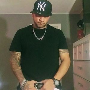 Meet your Posher, Alcides